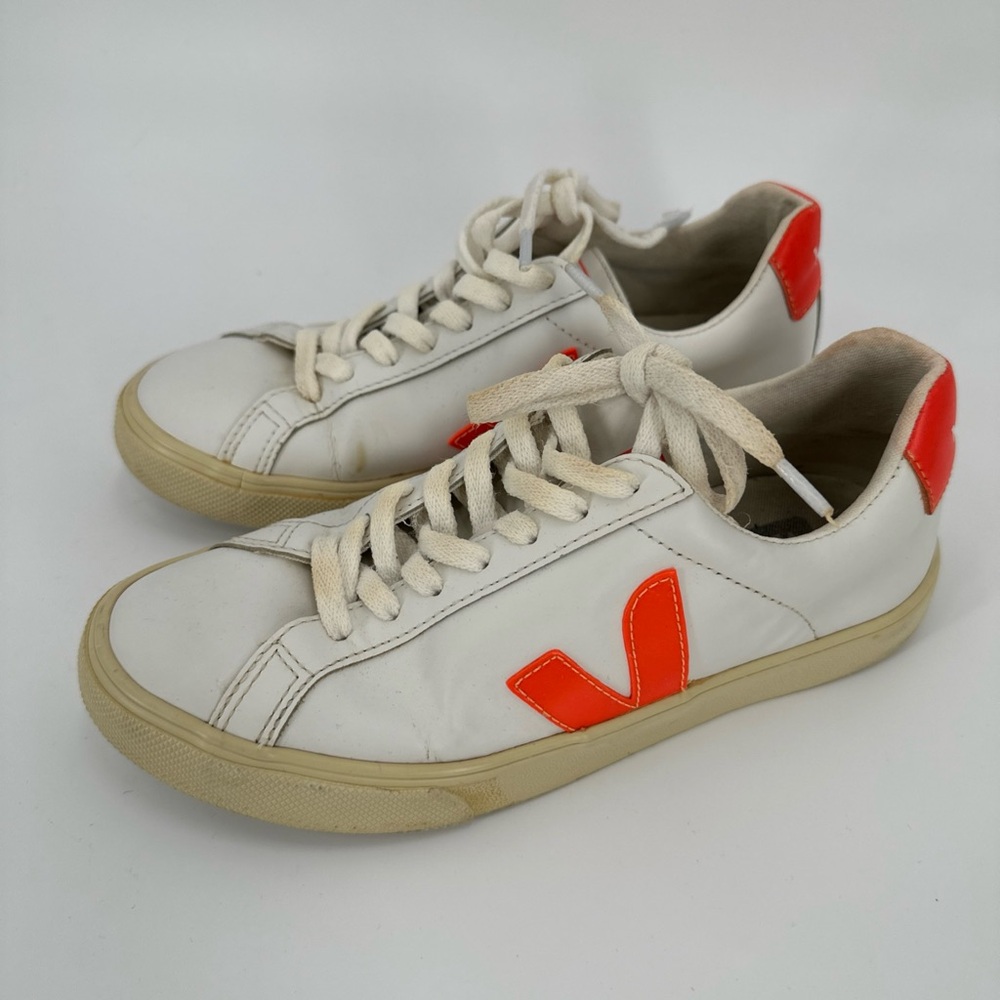 Womens Veja Recife leather sneakers size 5